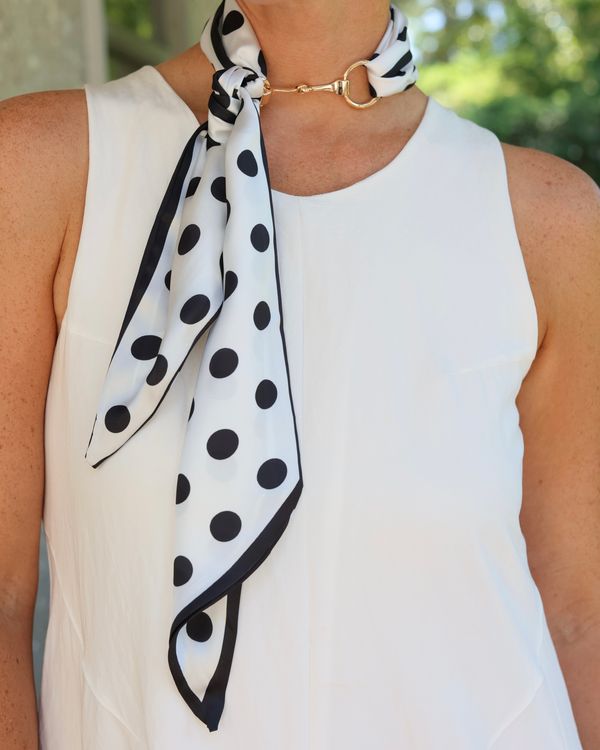 Henley Horsebit Buckle Scarf